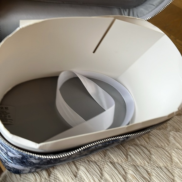 NWOT DIOR Beauty Vanity Case With Mirror Around The World Motif 2024 - Picture 6 of 8